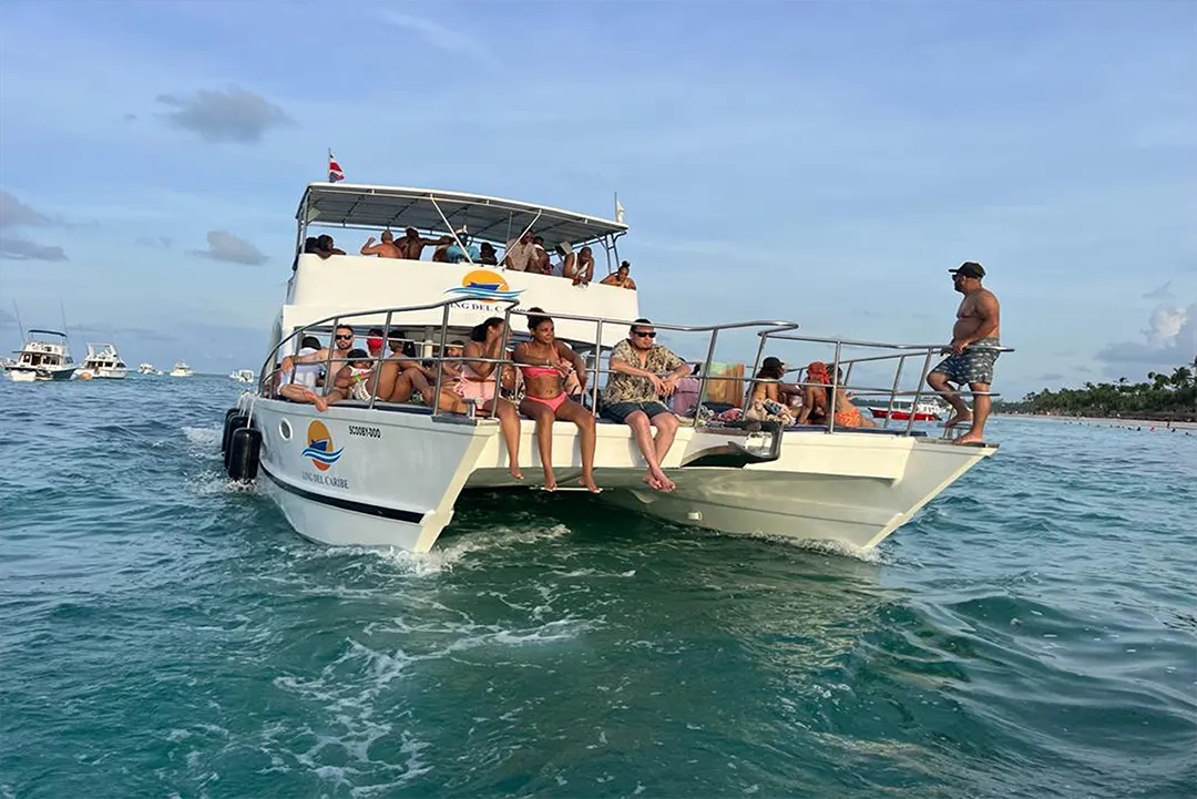 catamaran-LING-CATAMARAN-rentals-punta-cana