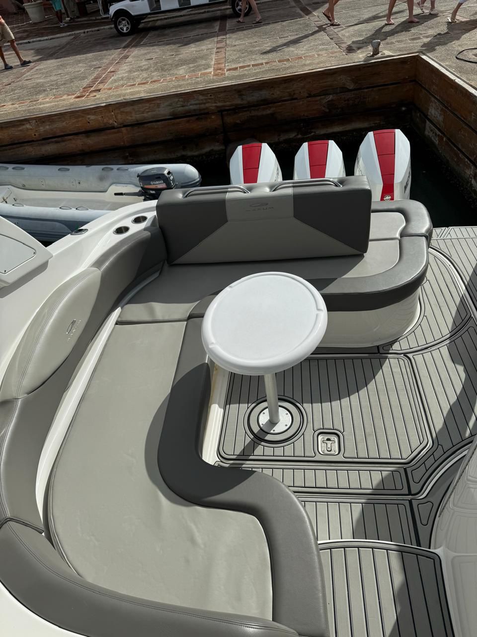 Maxum 43 yacht charter preview