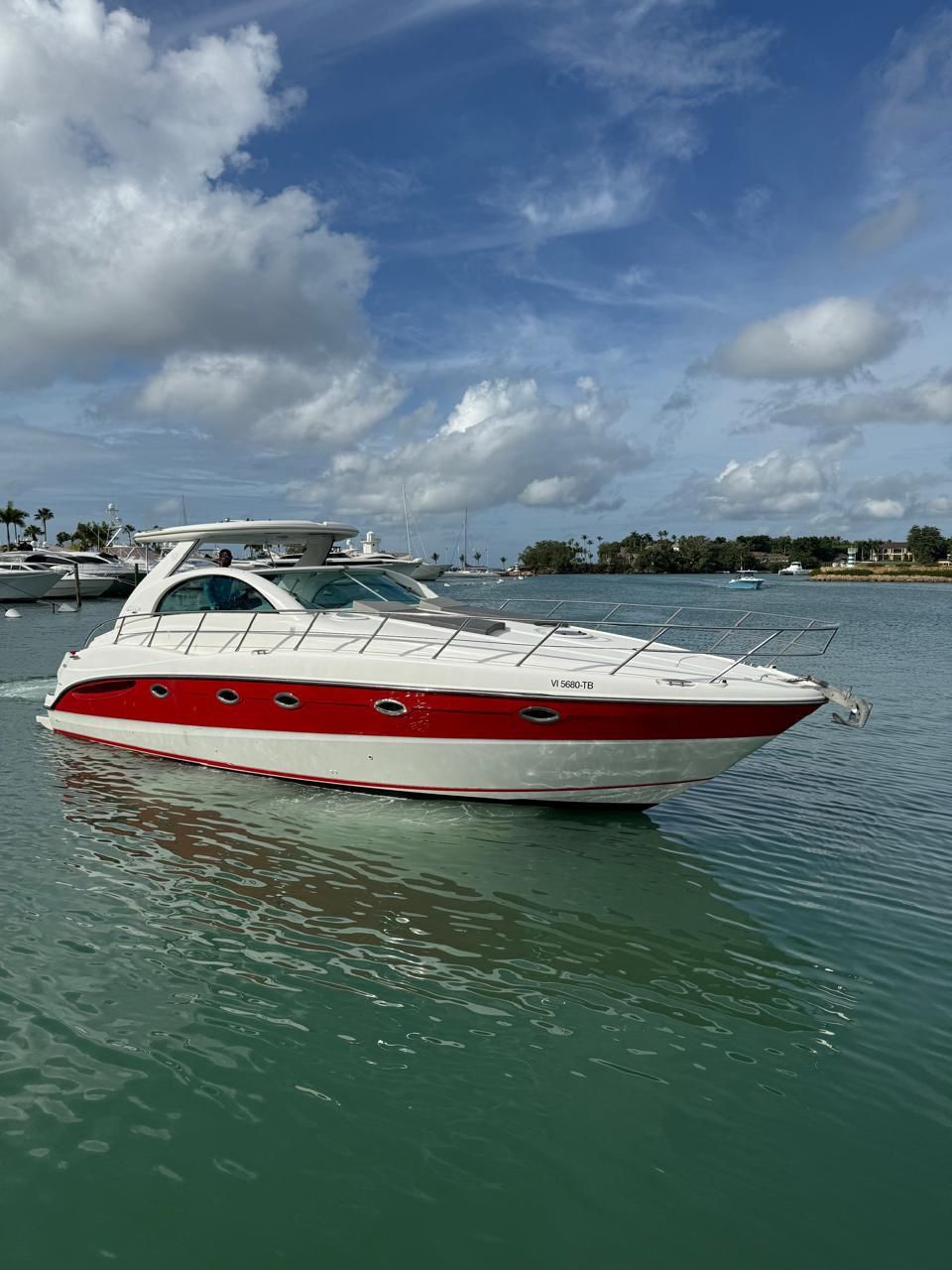 Maxum 43 private yacht photo 3