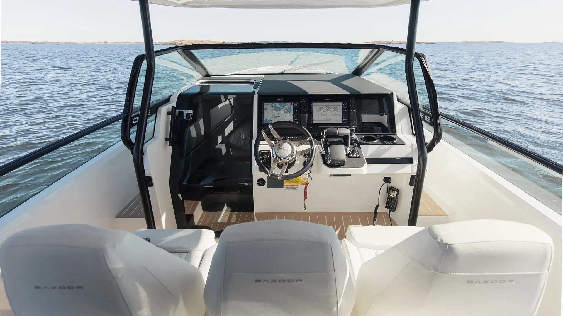 saxdor-33-yacht-rental-punta-cana