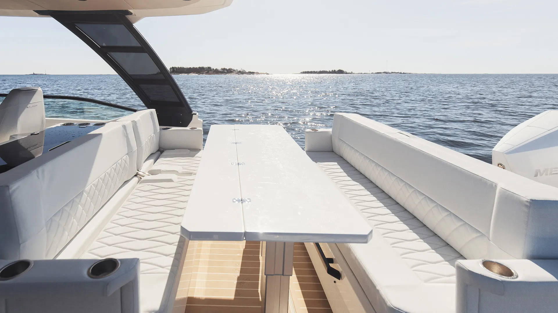 saxdor-33-yacht-rental-punta-cana