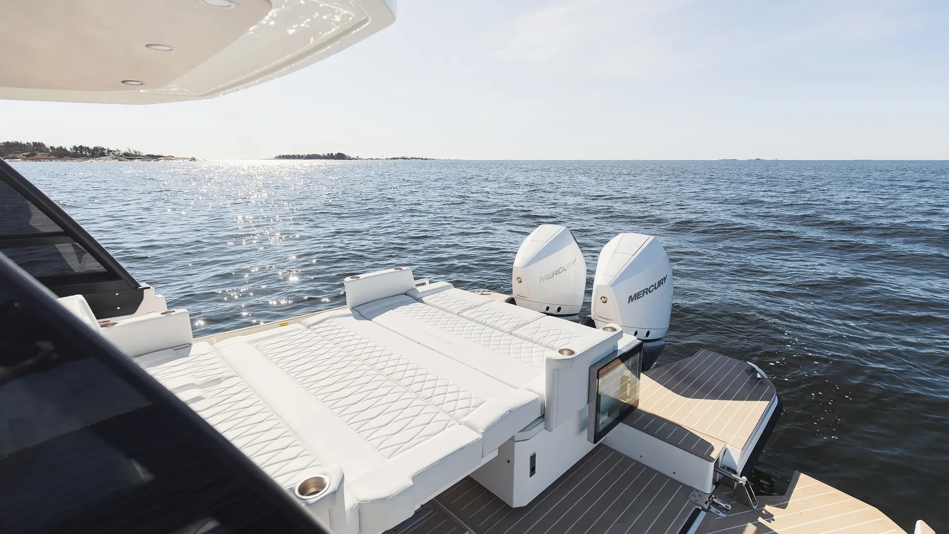 saxdor-33-yacht-rental-punta-cana