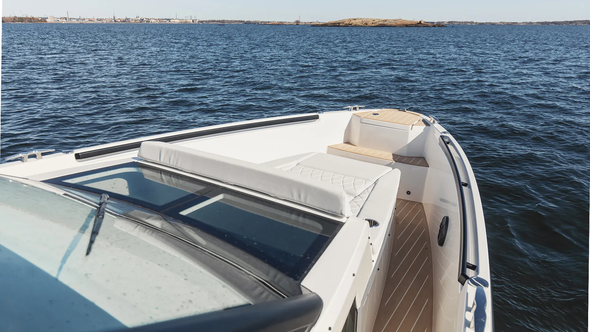 saxdor-33-yacht-rental-punta-cana