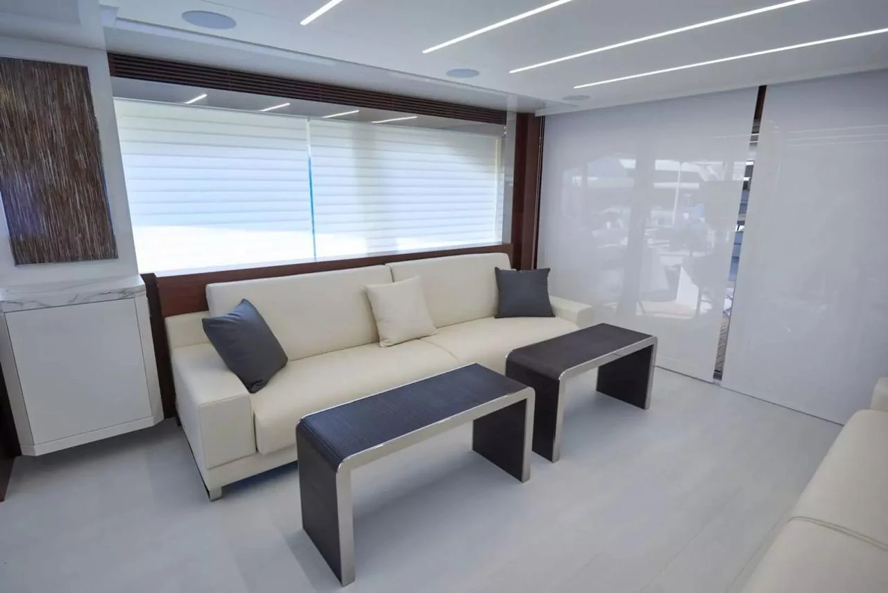 Astondoa 80 charter privado foto 3