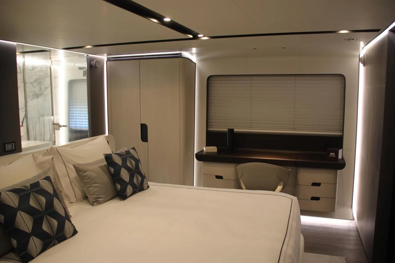 Astondoa 80 charter privado foto 5