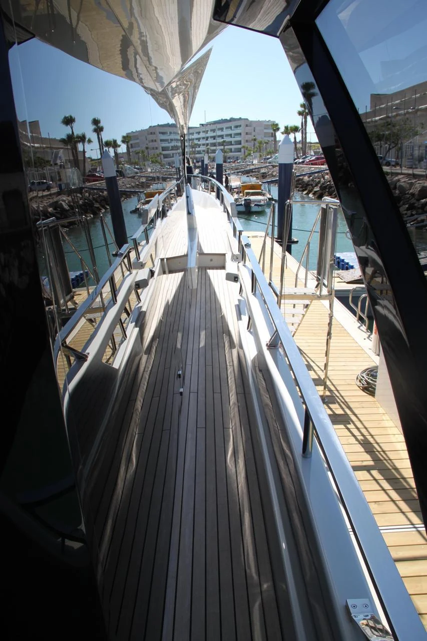Astondoa 80 charter privado foto 6