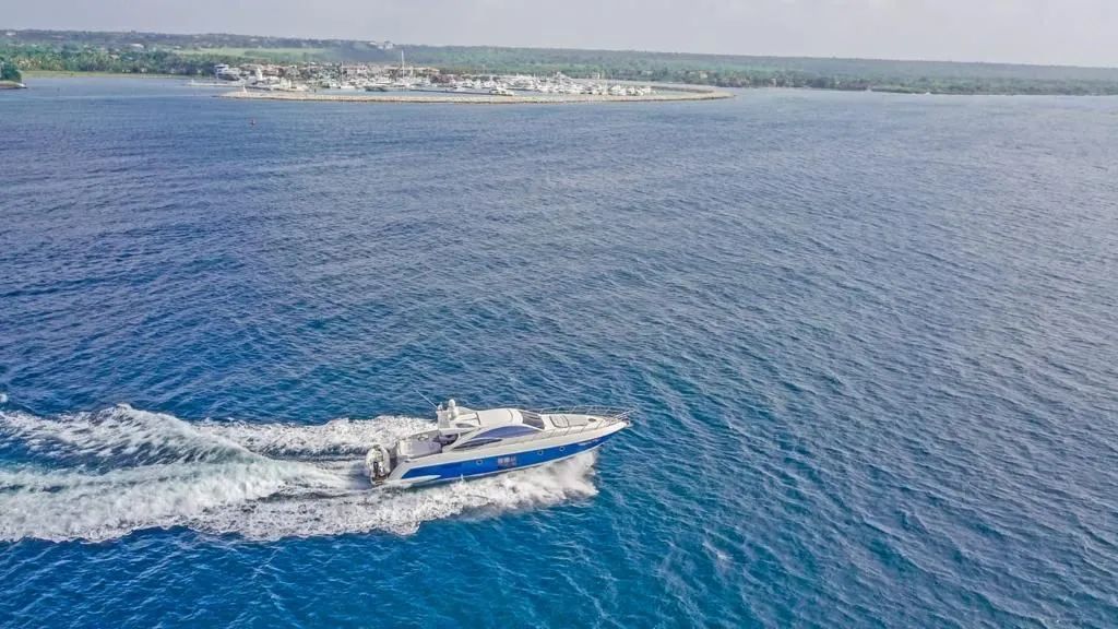 azimut-62-yacht-rent-punta-cana