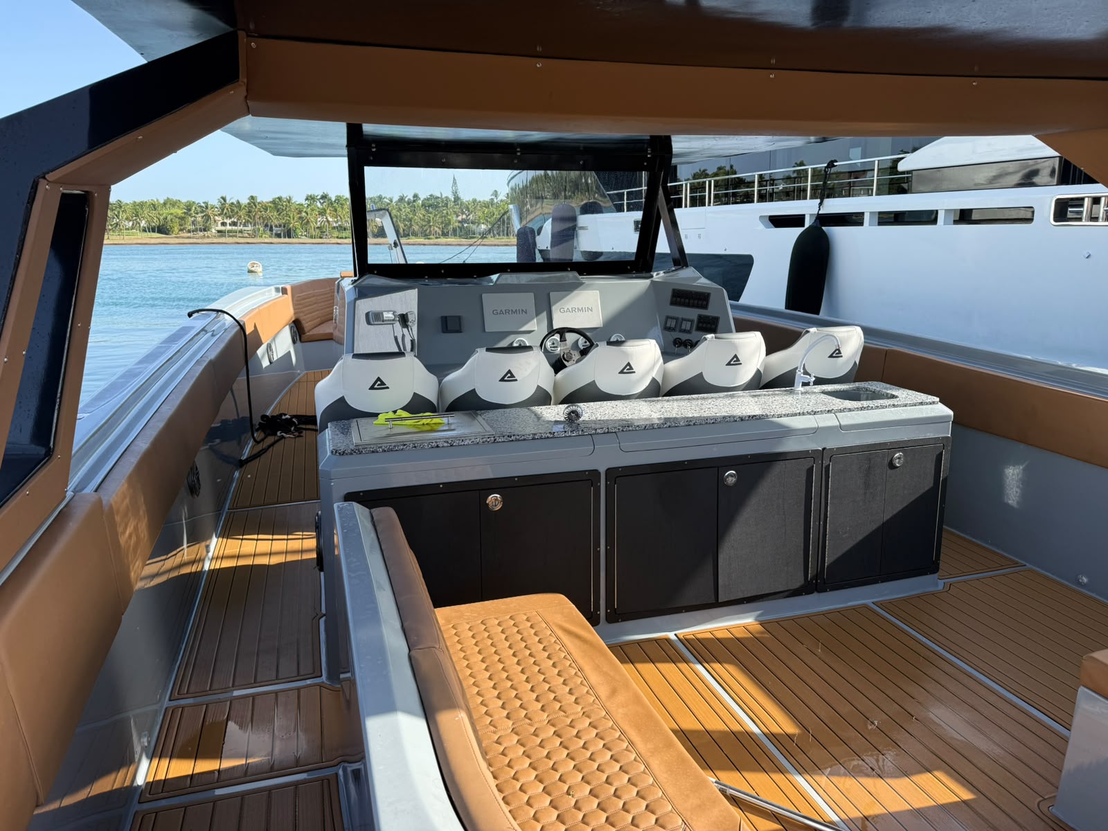Gray Pearl 52 private yacht photo 3