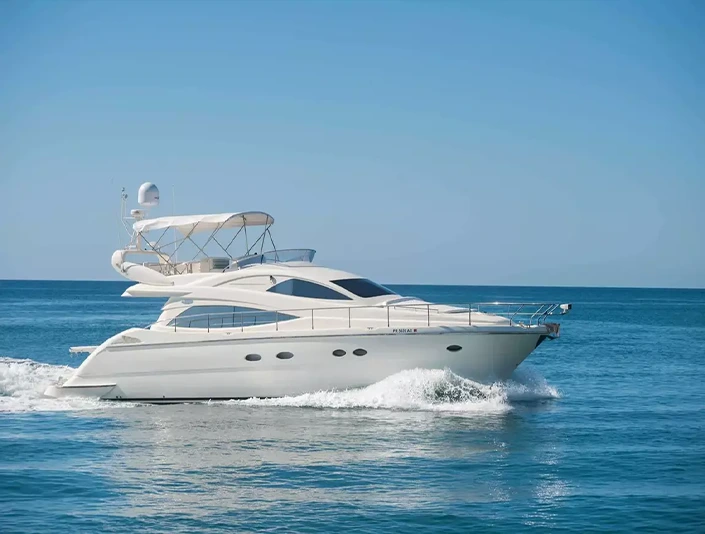 Aicon Fly 60 cruising at sea