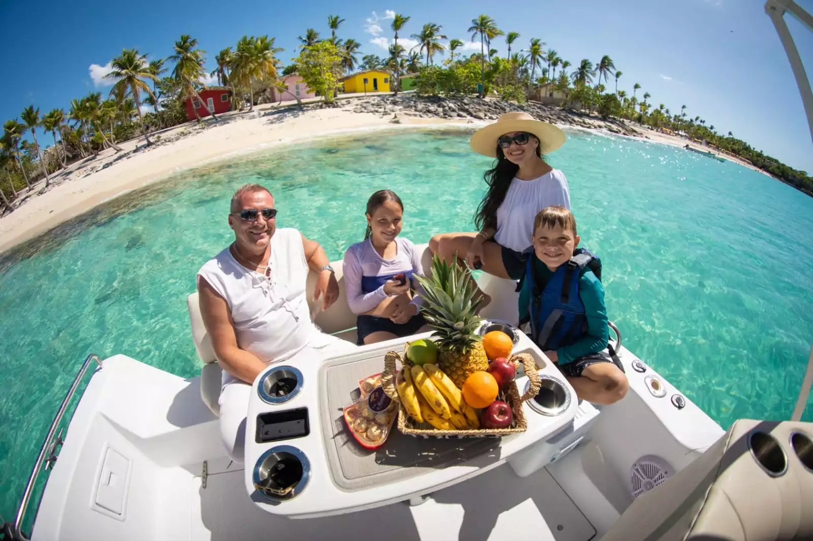 liva-boat-26-yacht-rentals-punta-cana