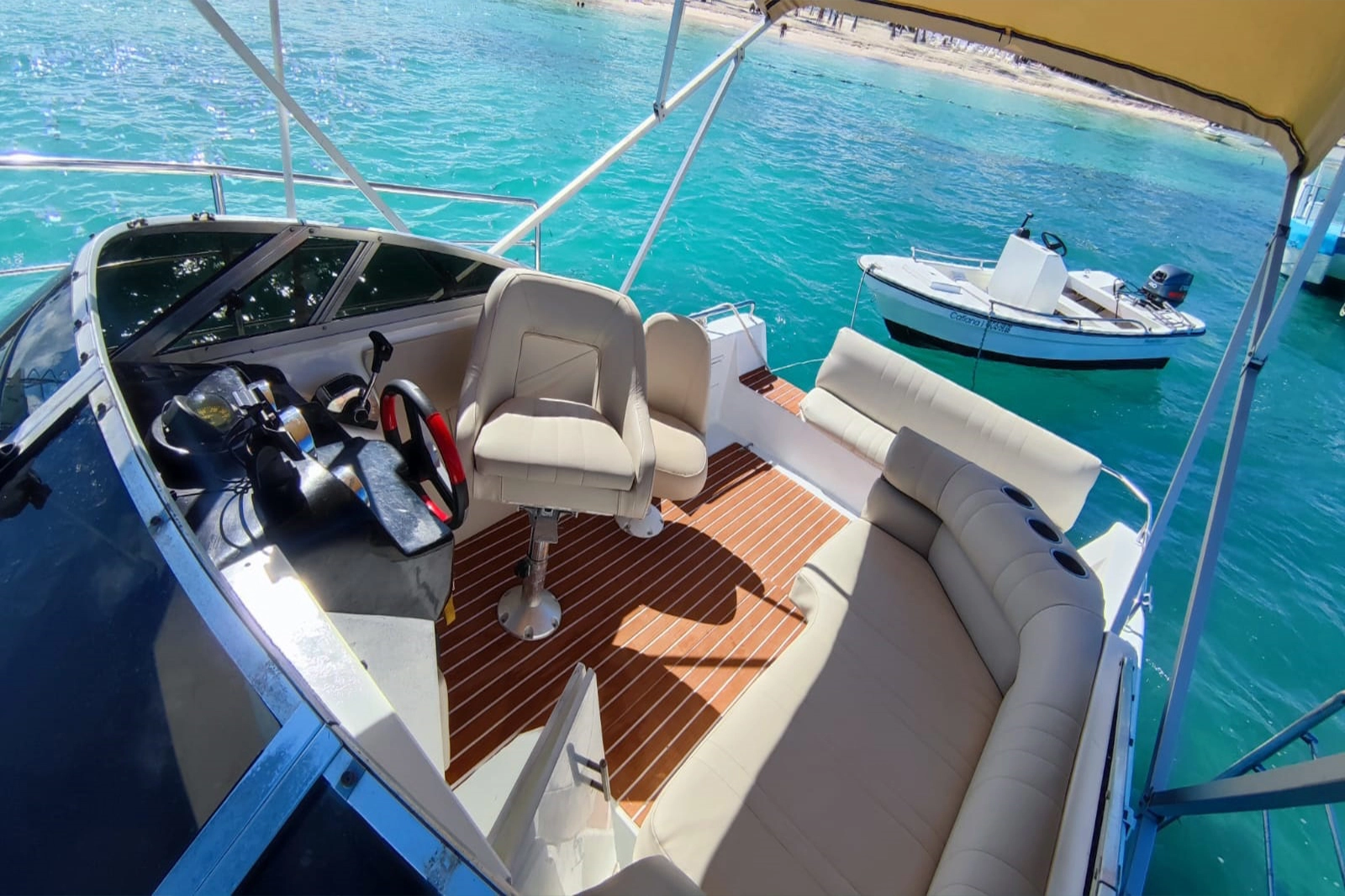 liva-boat-26-yacht-rentals-punta-cana