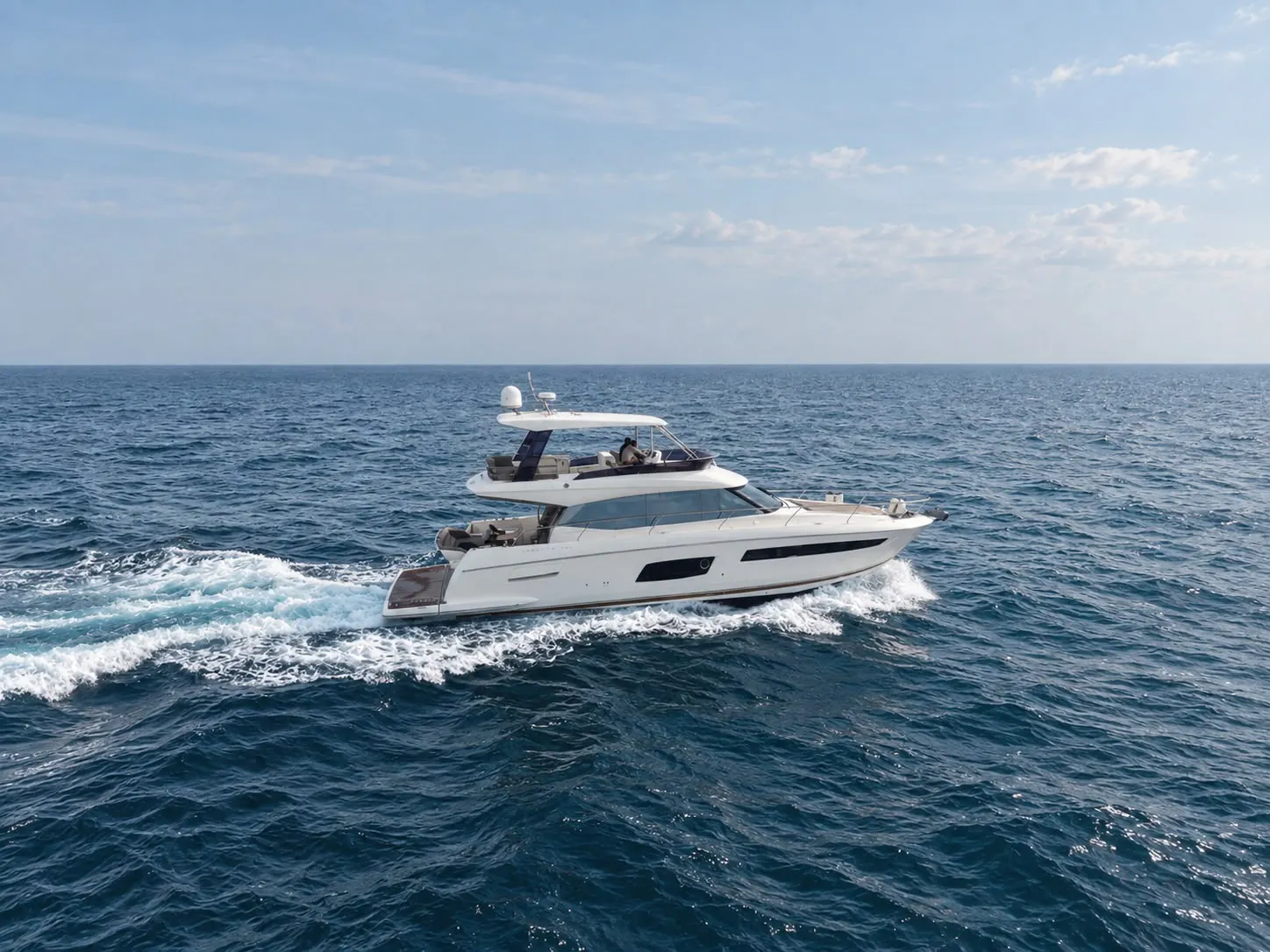 Prestige 560 Fly private yacht photo 1