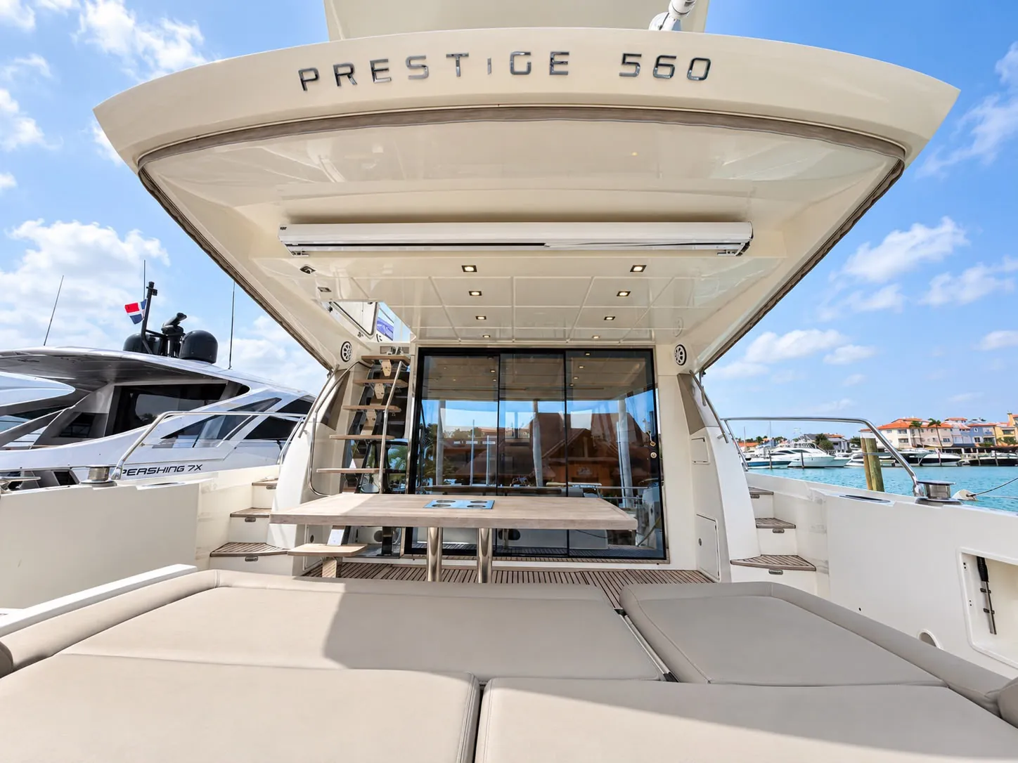 Prestige 560 Fly private yacht photo 7