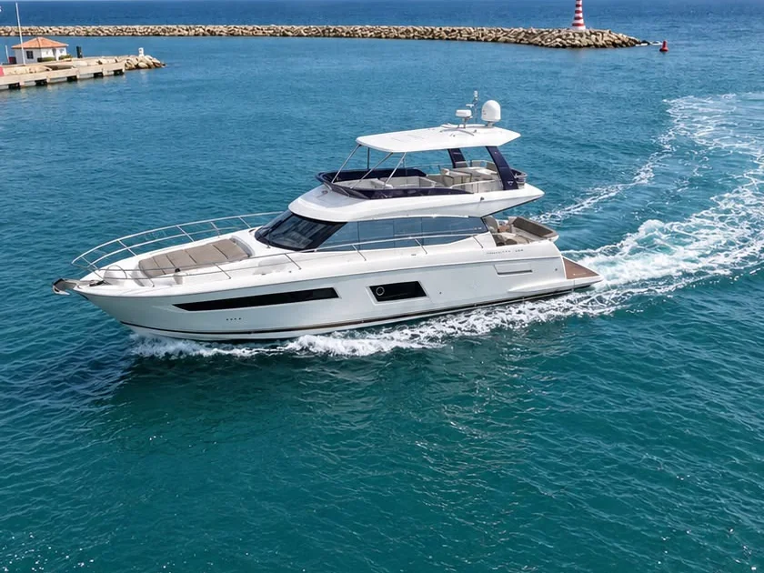 Prestige 560 Fly — view 1