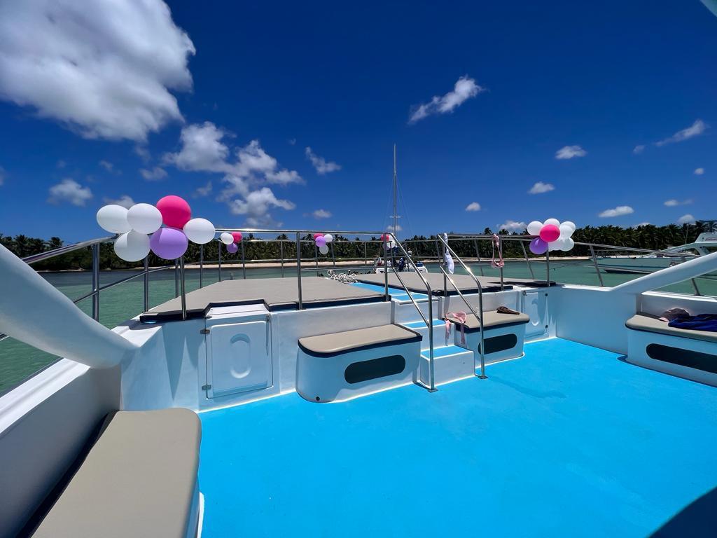 LING-CATAMARAN- private yacht