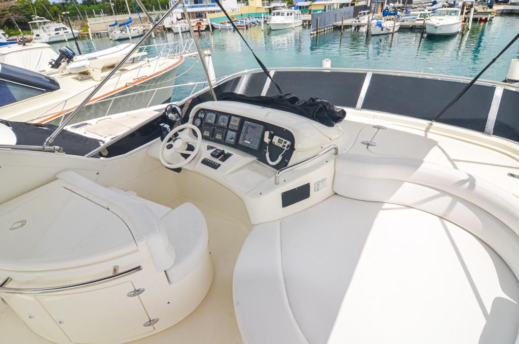 azimut-55-alquiler-yates-punta-cana