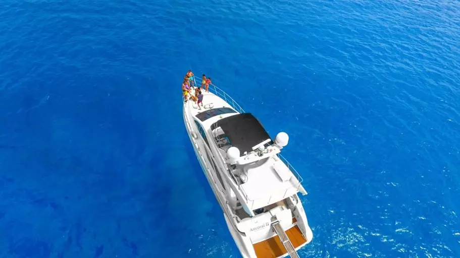 azimut-55-alquiler-yates-punta-cana