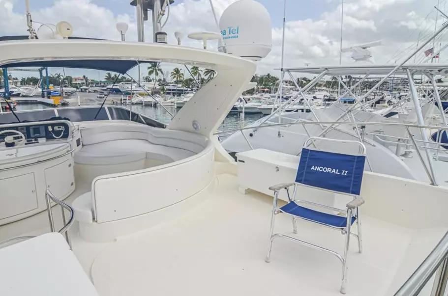 azimut-55-alquiler-yates-punta-cana