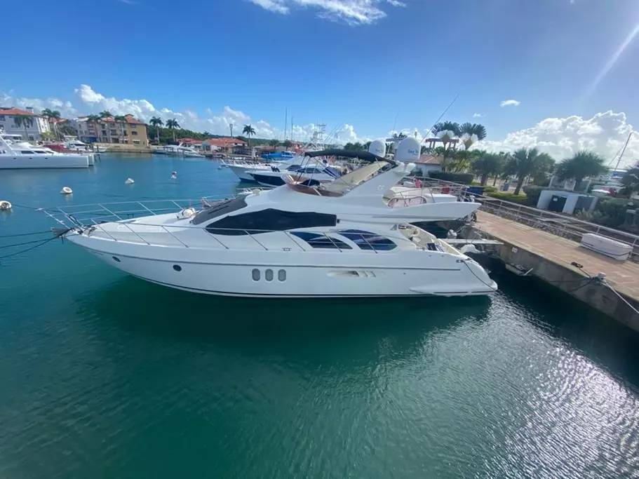 azimut-55-alquiler-yates-punta-cana
