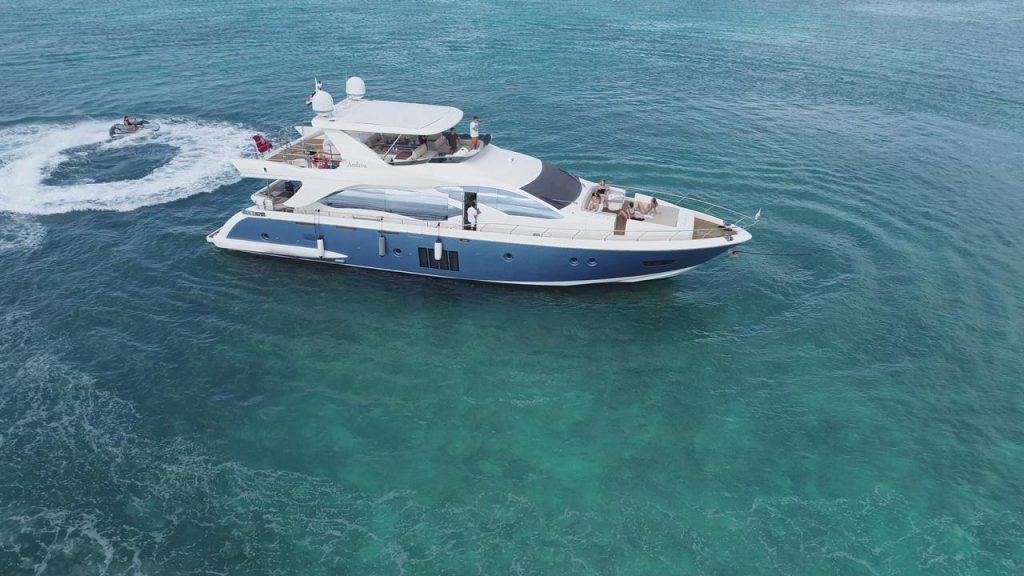 azimut-86-yacht-rental-punta-cana