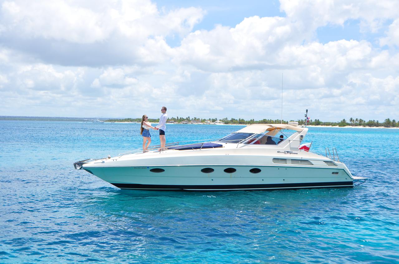 riva-tropical- yacht rentals