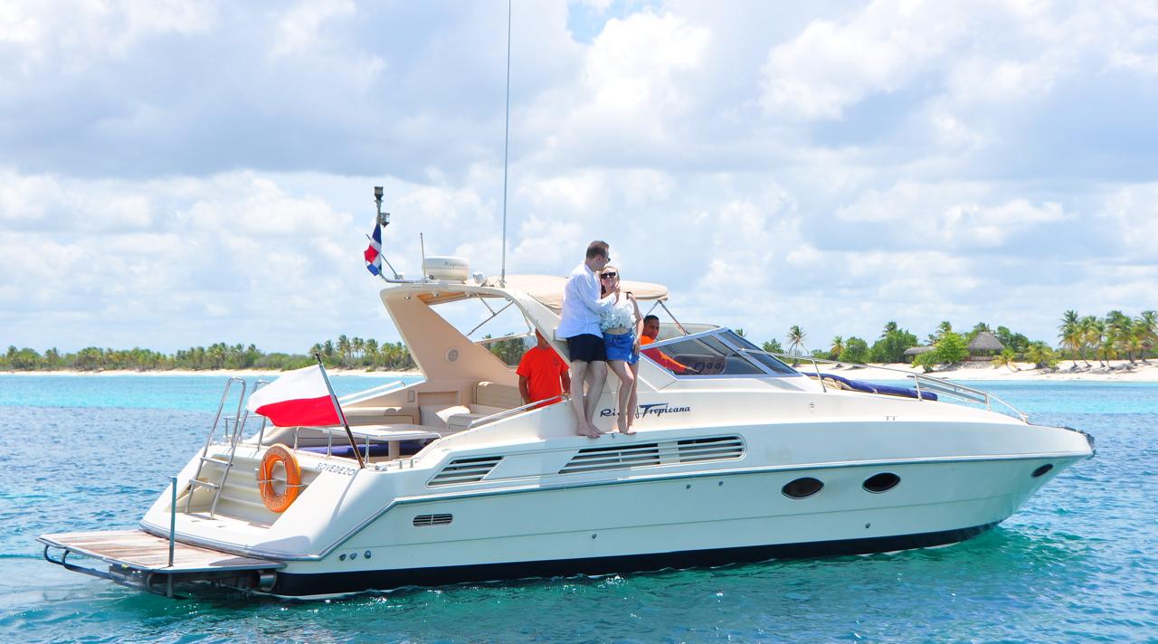 riva-tropical- yacht rentals