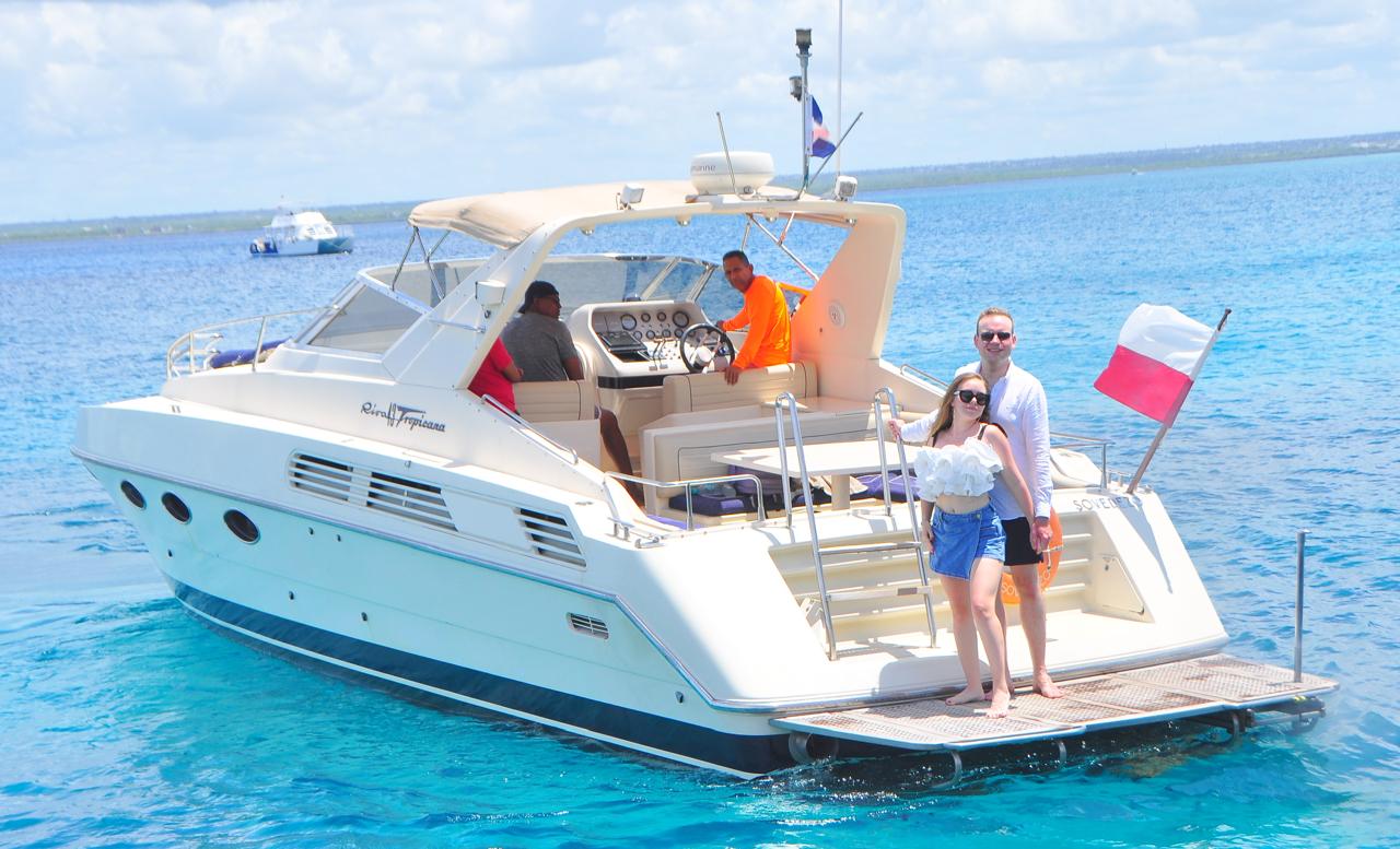 riva-tropical- yacht rentals