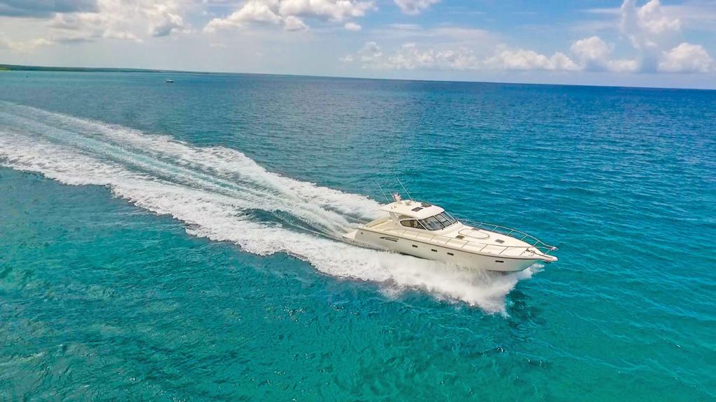 tiara-48- yacht rental 